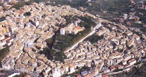 Visita l'Acropoli di Alatri e il Cristo nel Labirinto