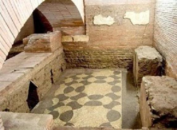 I sotterranei di San Lorenzo in Lucina e i resti della meridiana di Augusto - Visita guidata Roma
