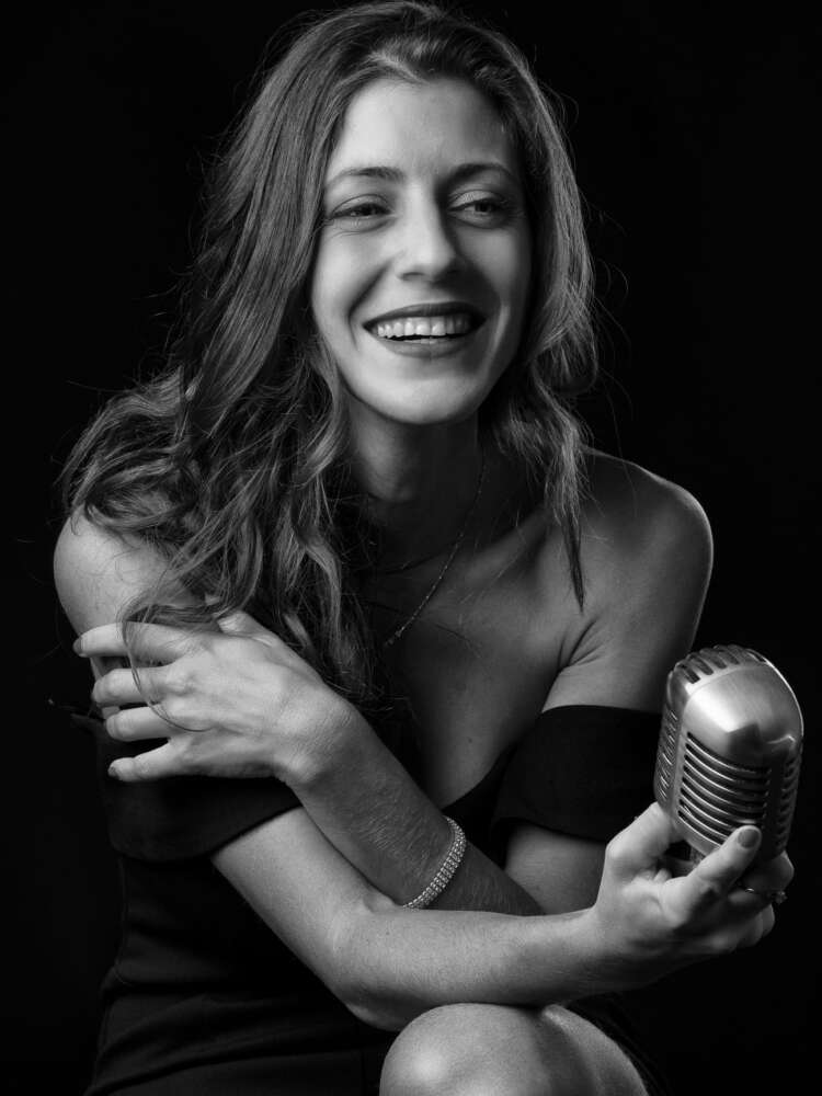 Chiara Sorbo presenta i singoli "Donna" ed "Il Silenzio del mare"