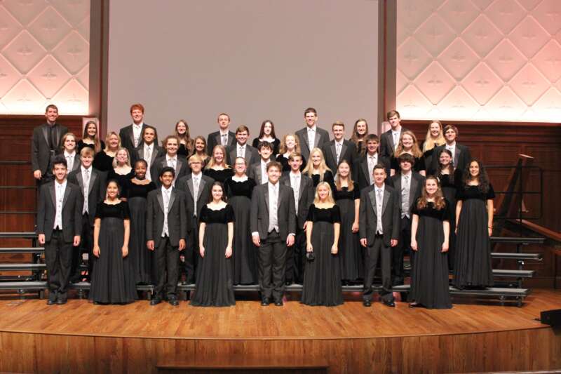 Waukee High School Choir in concerto