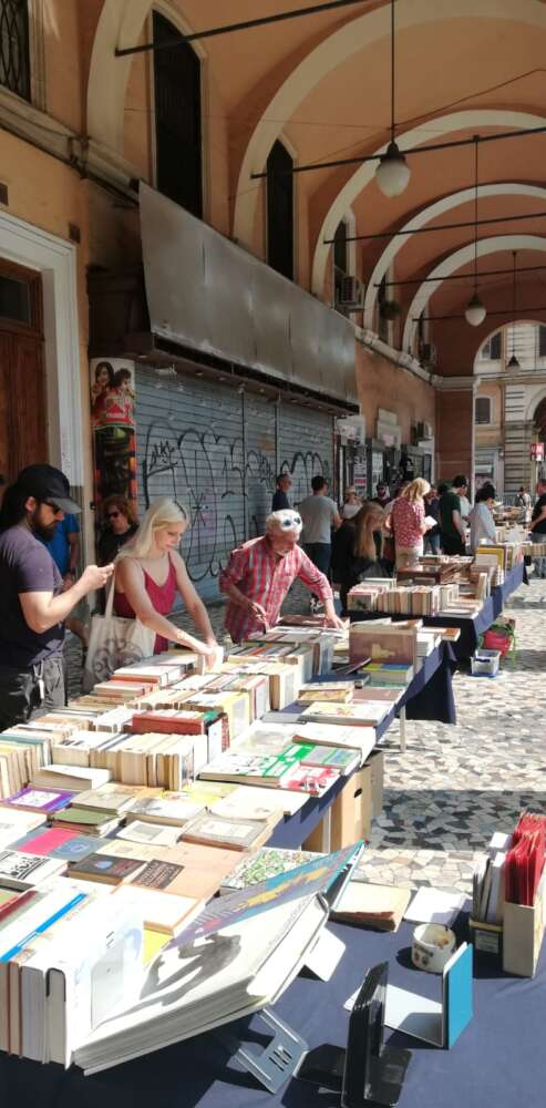 Esquilibri: mostra-mercato di libri d'occasione