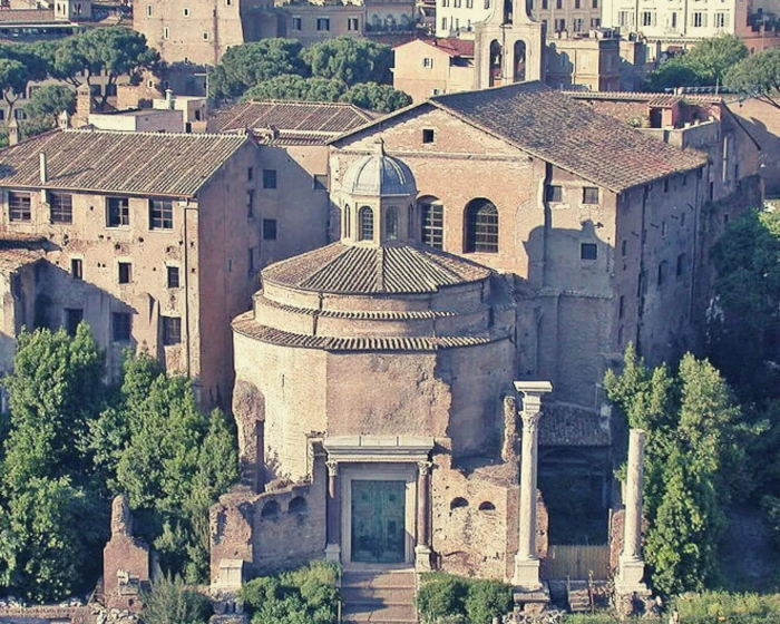 Santi Cosma e Damiano: Basilica, Cripta e Presepe