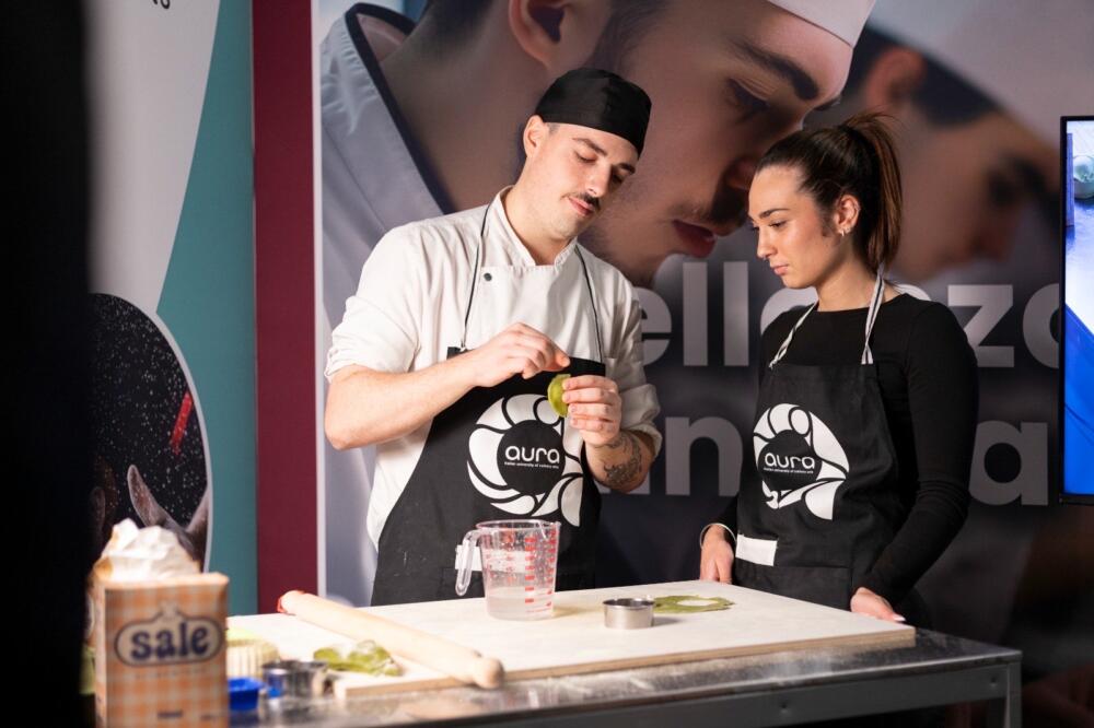 Apre le porte a Roma AURA ACADEMY: Let me cook