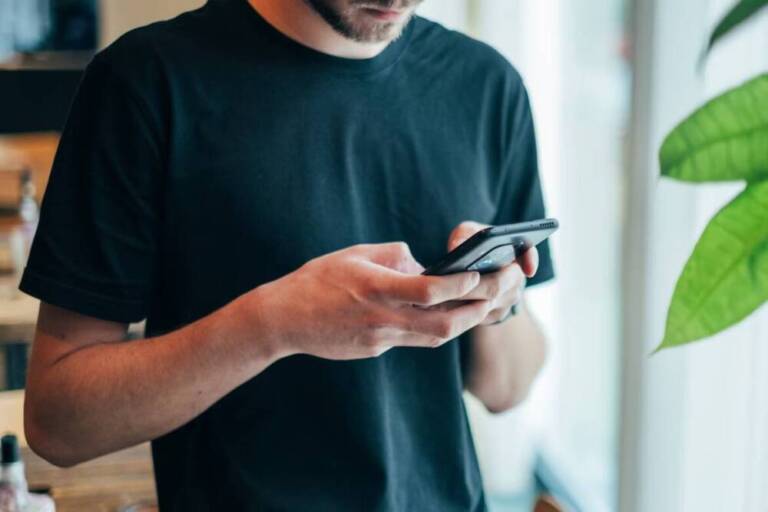 Smartphone nel Lazio: com’è la situazione tra gli over 50