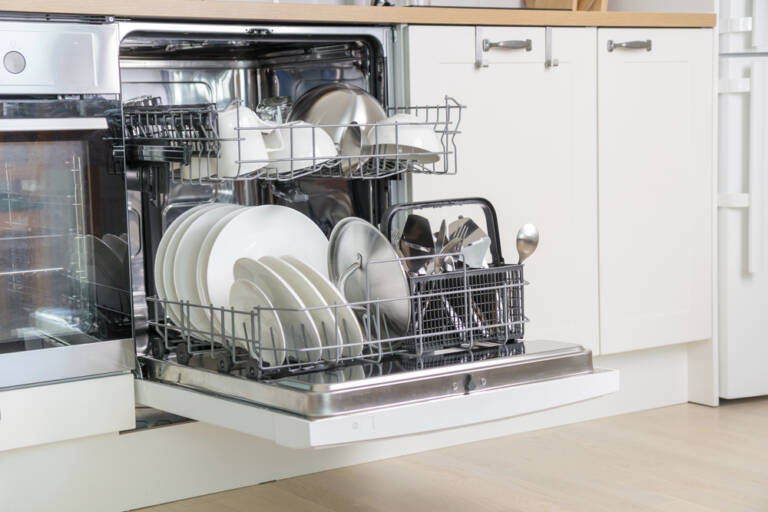 Manutenzione e carico della Lavastoviglie
