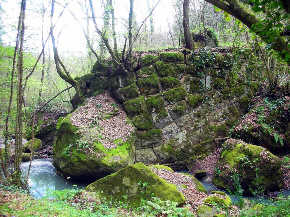 Vasanello: Il Borgo della Ceramica nel Cuore della Tuscia Vasanello