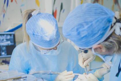 Impianto dentale a Montebelluna: durata, fattori di rischio e come preservarlo nel tempo