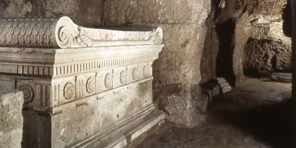 OmoGirando il Sepolcro degli Scipioni e il Museo delle Mura