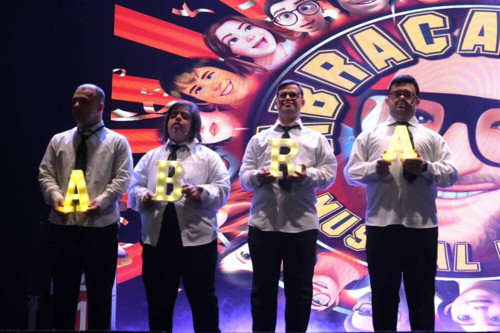 "Abracadown" diventa un tour.