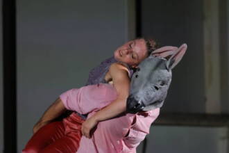Sogno di Twain physical dance theatre.