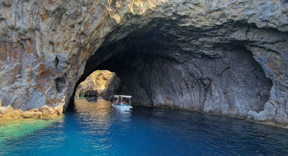 Isola di Palmarola - Guida, Storie e Curiosità Palmarola
