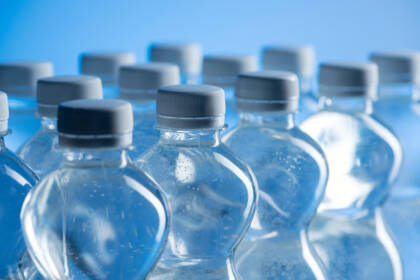Confezioni Acqua e Nuove Regole UE 2030: Cosa Cambia Confezioni acqua